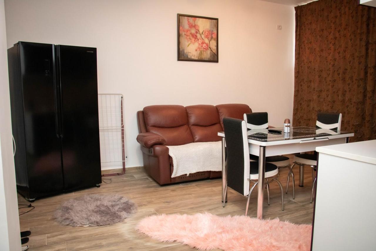 Apartament Capitala Militari Rosu Roşu Exterior foto